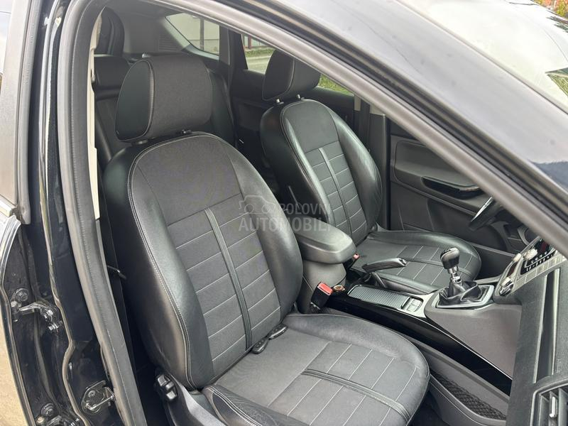 Ford Kuga Titanium Restal