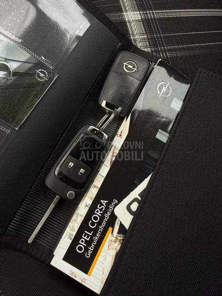 Opel Corsa E 1.4BEN/COSMO/F-ULL