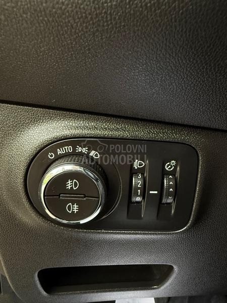 Opel Corsa E 1.4BEN/COSMO/F-ULL