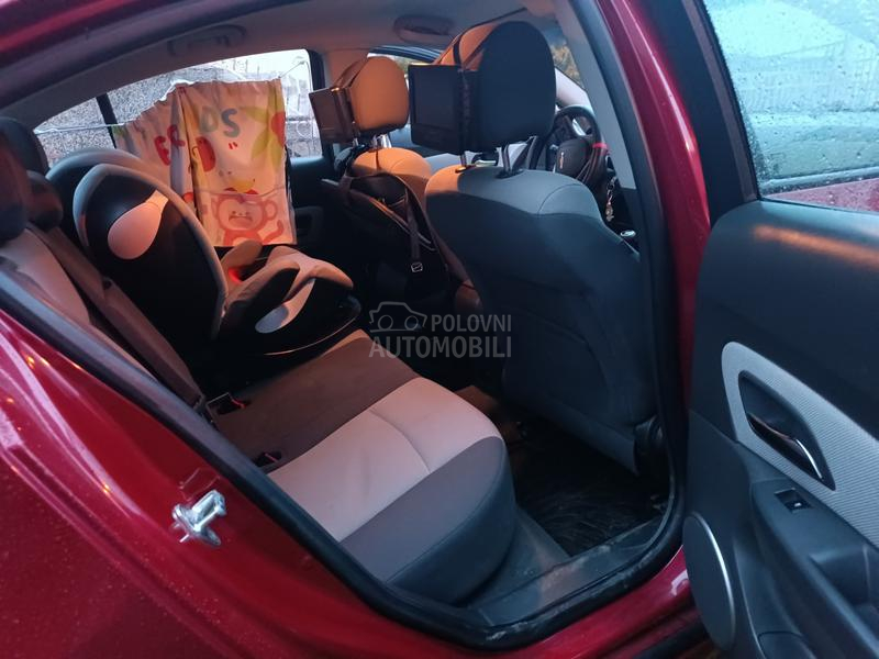 Chevrolet Cruze 4D LS 1.6L