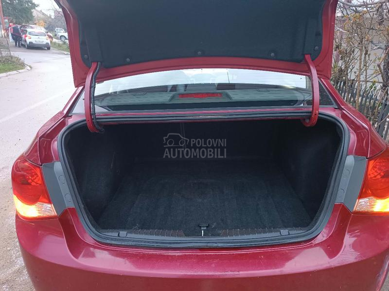 Chevrolet Cruze 4D LS 1.6L