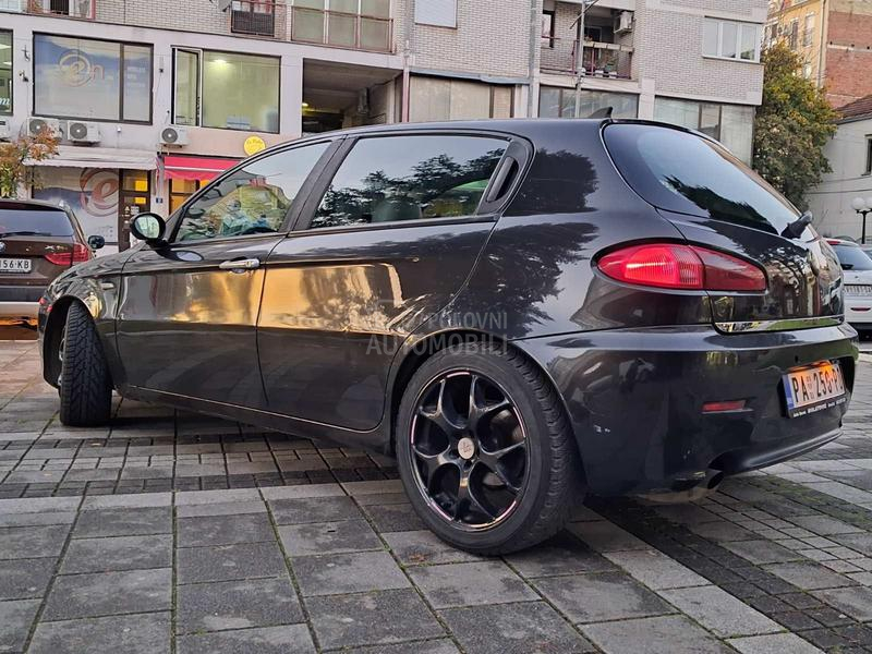 Alfa Romeo 147 16v