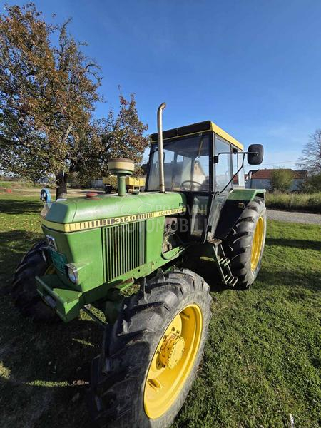 John Deere 3140