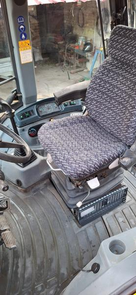 New Holland LB 110 B