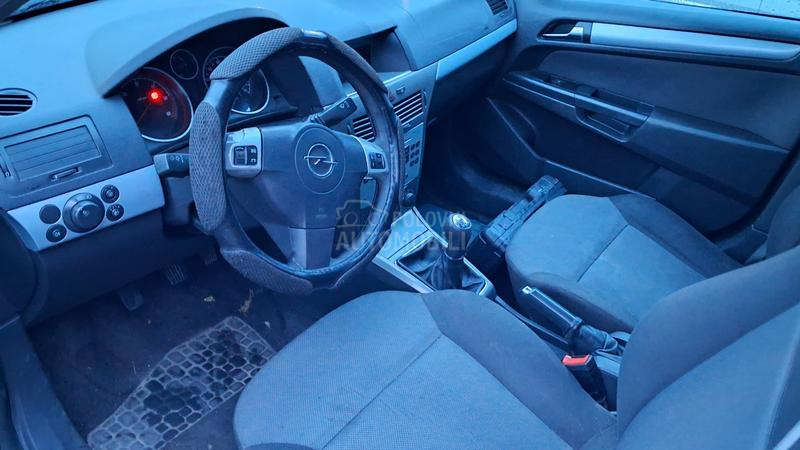 Opel Astra H 