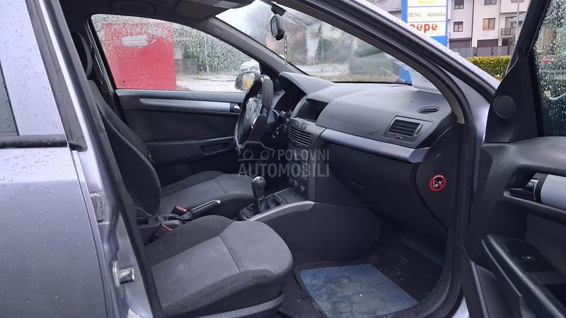 Opel Astra H 