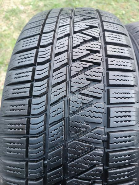 Kumho 215/55 R18 Zimska