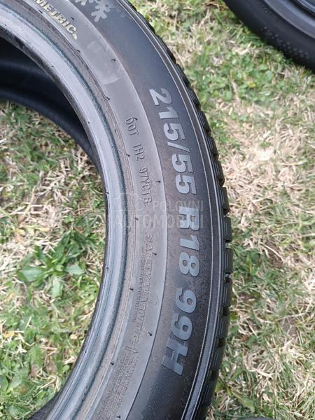 Kumho 215/55 R18 Zimska