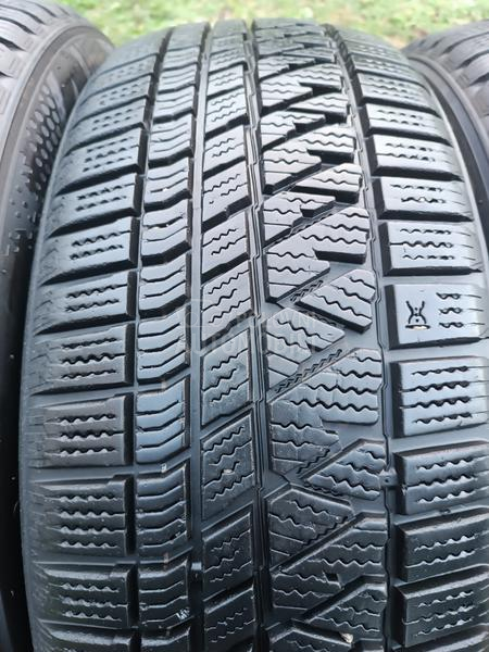 Kumho 215/55 R18 Zimska