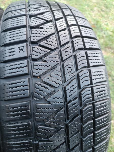 Kumho 215/55 R18 Zimska