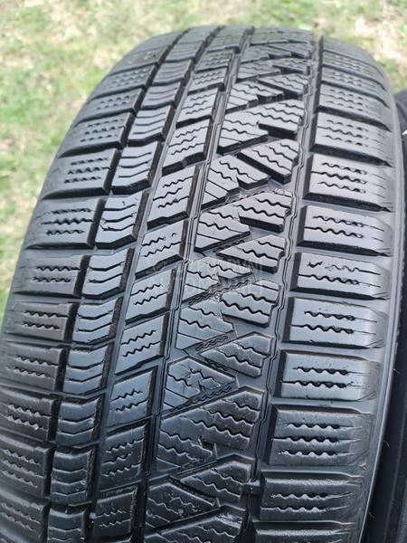 Kumho 215/55 R18 Zimska