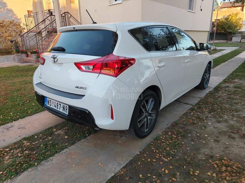 Toyota Auris 