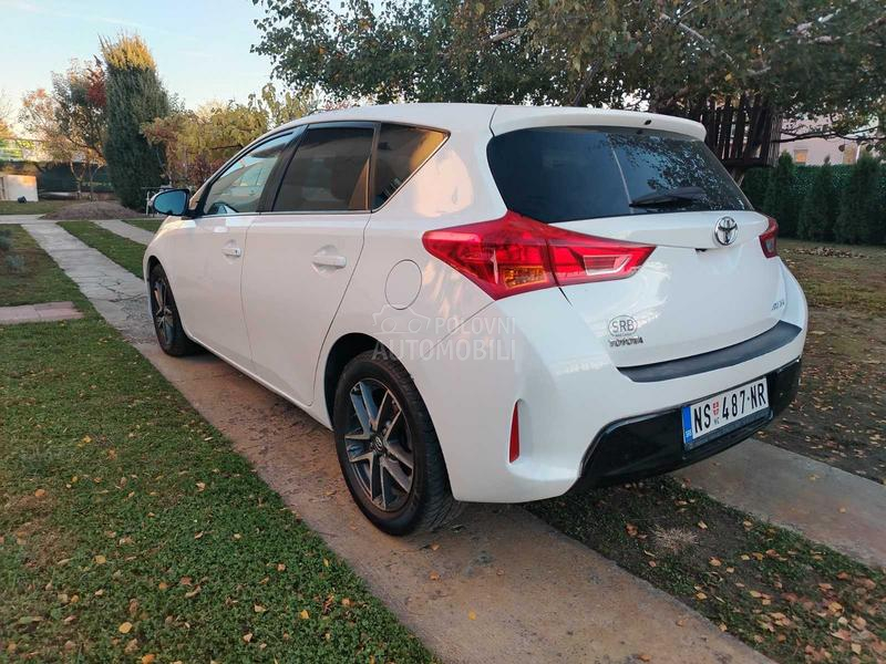 Toyota Auris 