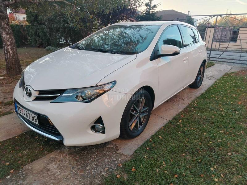 Toyota Auris 