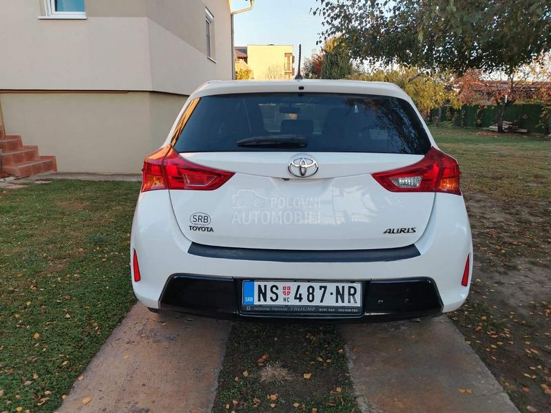 Toyota Auris 