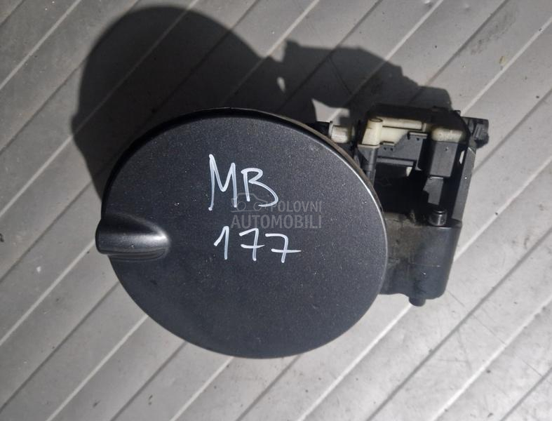 Vratanca rezervoara sa motori