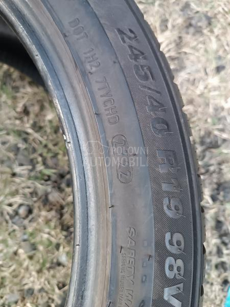 Kumho 245/40 R19 Zimska