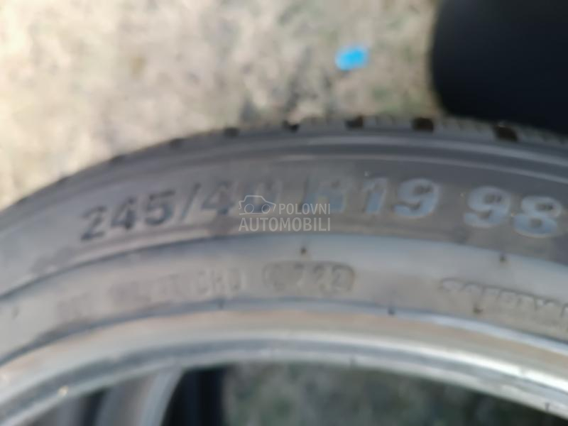 Kumho 245/40 R19 Zimska