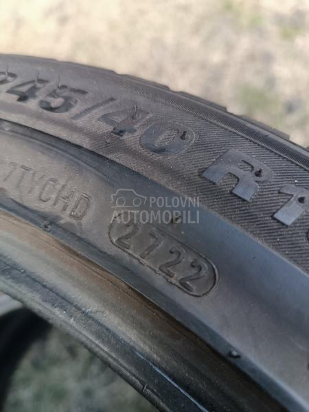 Kumho 245/40 R19 Zimska