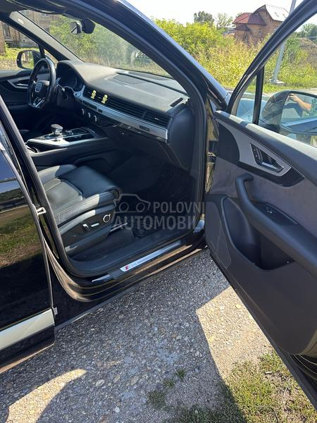 Audi Q7 S line