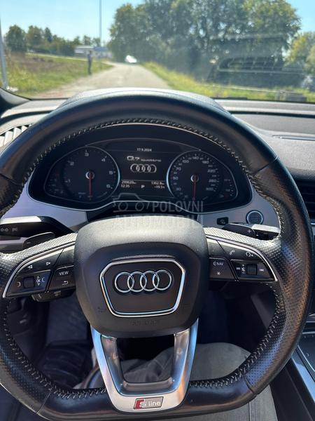Audi Q7 S line