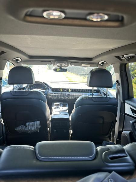 Audi Q7 S line