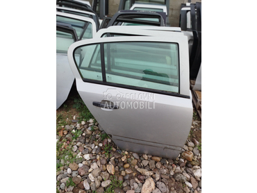 Zadnja desna vrata hecbek za Opel Astra H od 2004. do 2007. god.