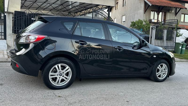Mazda 3 1.6 D.IZUZEETNA