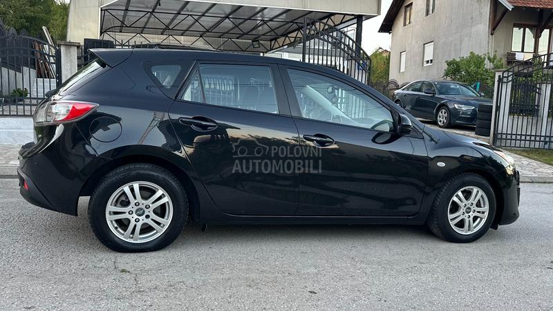 Mazda 3 1.6 D.IZUZEETNA