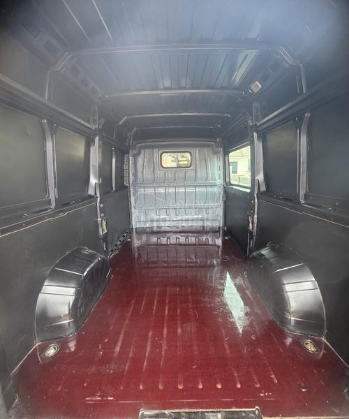 Peugeot Boxer L2H2 Švajcarac