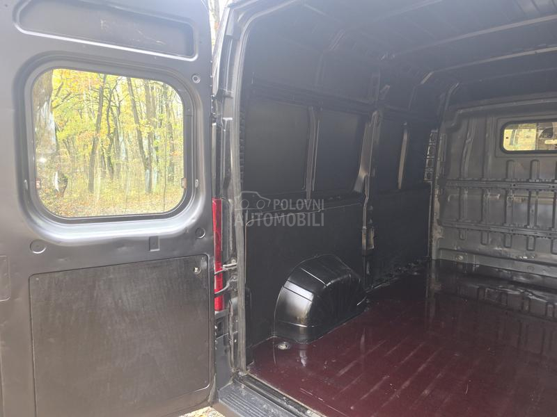 Peugeot Boxer L2H2 Švajcarac