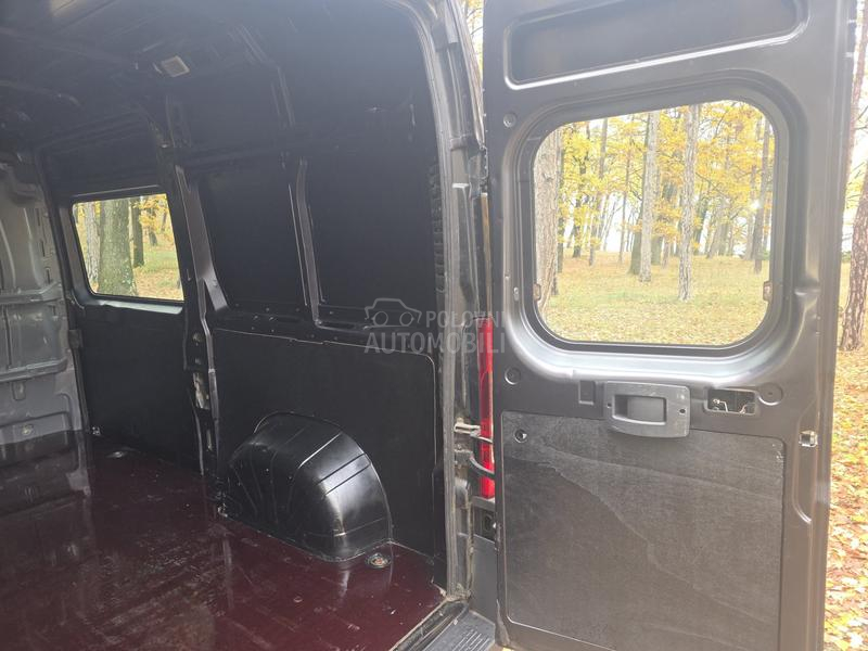 Peugeot Boxer L2H2 Švajcarac