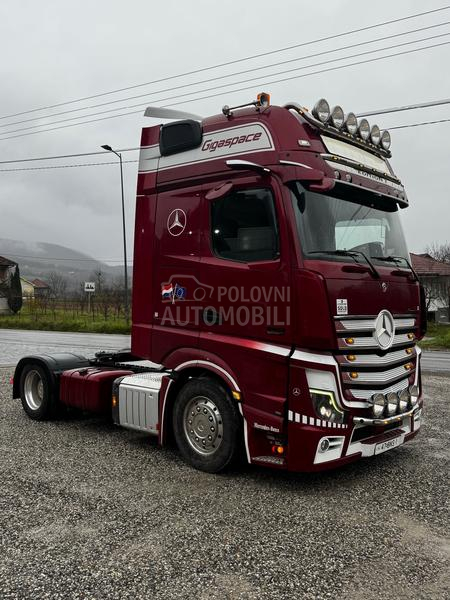 Mercedes Benz Actros 1853 MEGA EDITION1