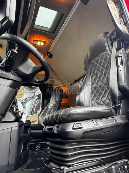 Mercedes Benz Actros 1853 MEGA EDITION1