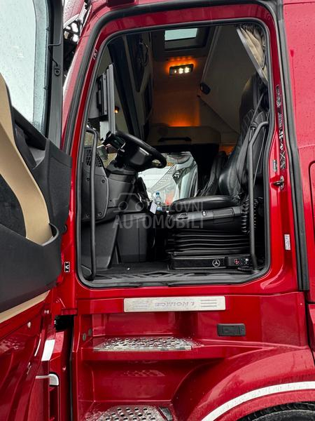Mercedes Benz Actros 1853 MEGA EDITION1