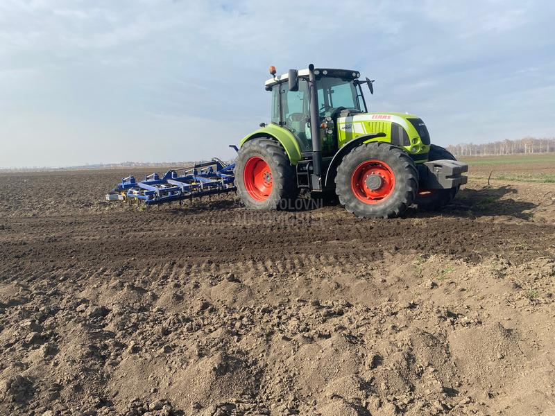 Claas Arion 640