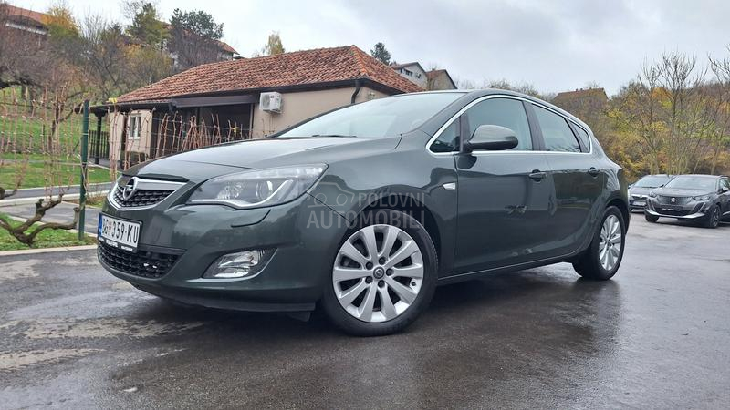 Opel Astra J COSMO Sport