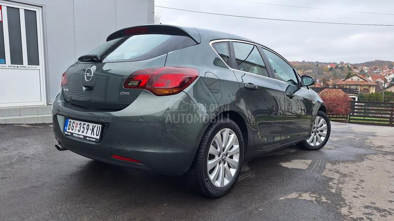 Opel Astra J COSMO Sport
