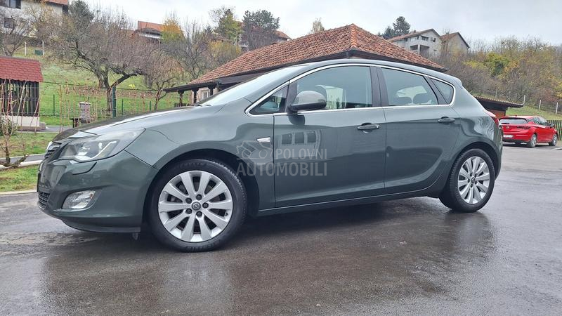 Opel Astra J COSMO Sport