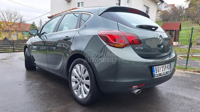 Opel Astra J COSMO Sport
