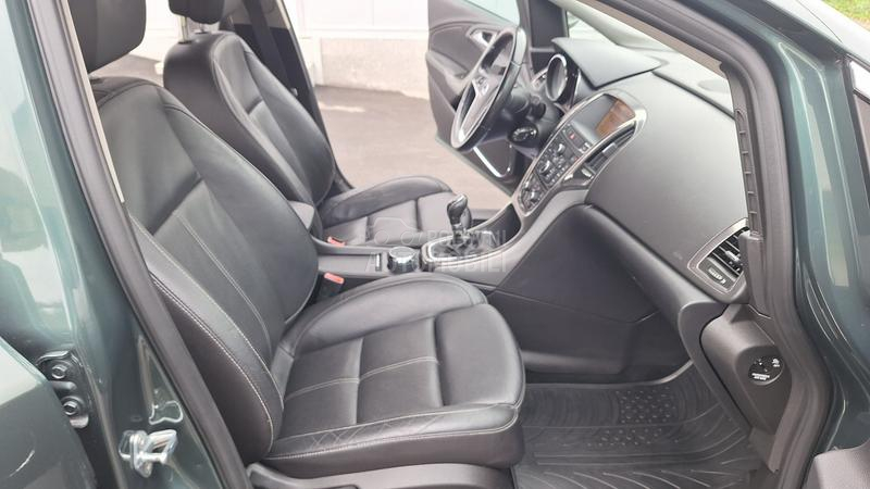 Opel Astra J COSMO Sport