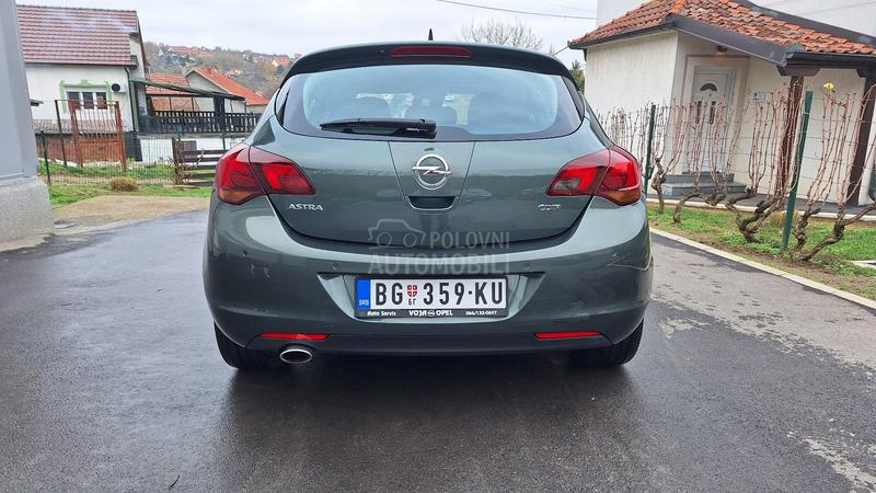 Opel Astra J COSMO Sport