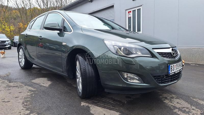 Opel Astra J COSMO Sport