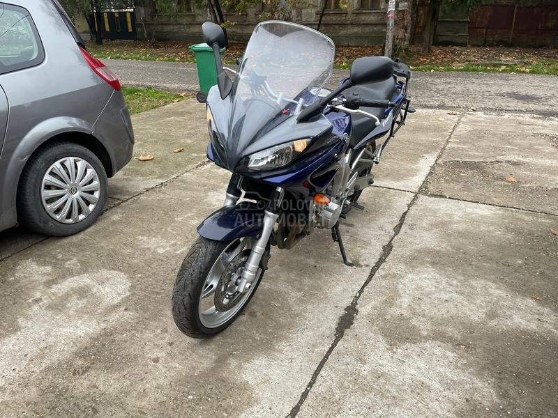 Yamaha Fazer600