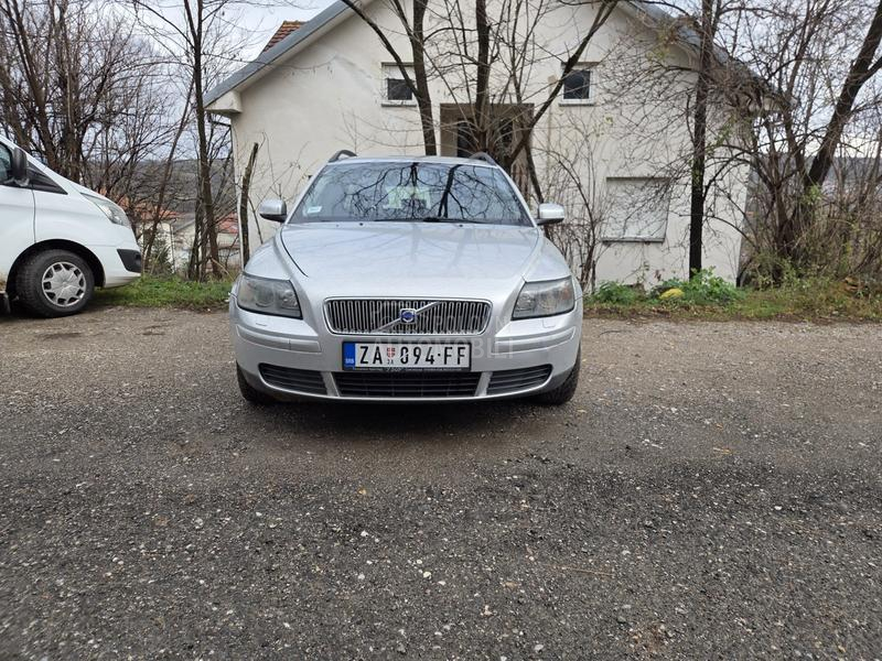 Volvo V50 