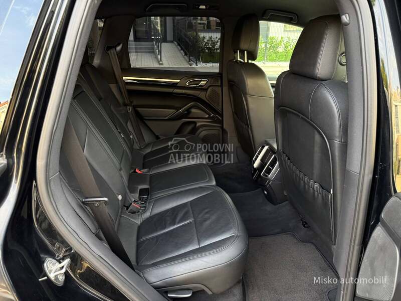 Porsche Cayenne 3.0 TD Aut F1 Led