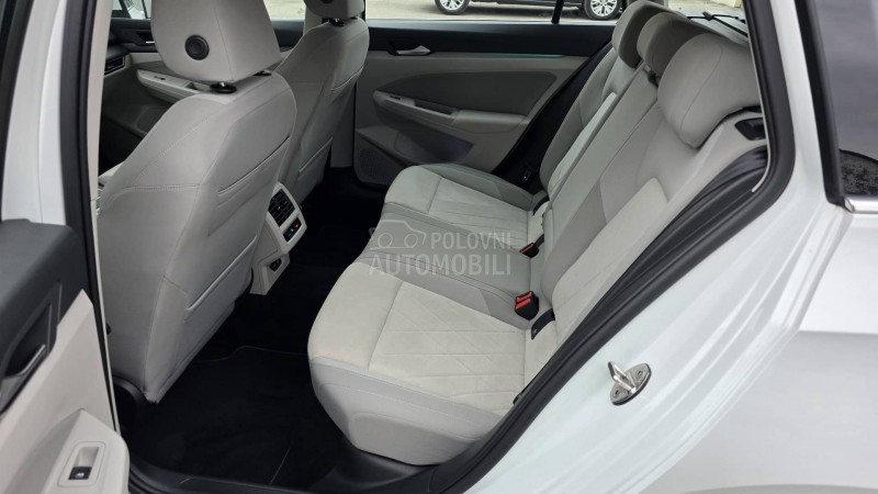 Volkswagen Golf 8 2.0 TDI HIGH-LINE