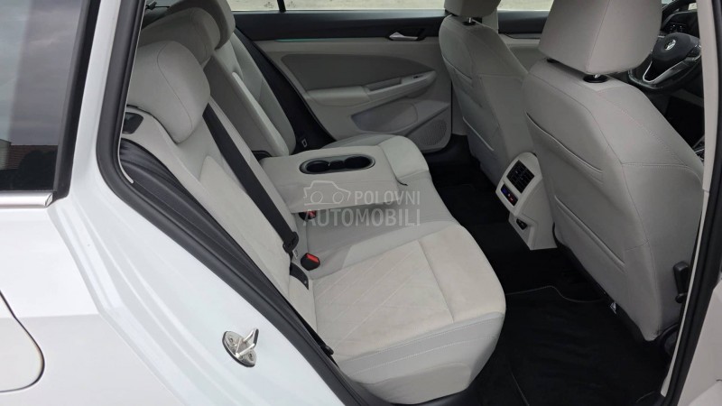 Volkswagen Golf 8 2.0 TDI HIGH-LINE