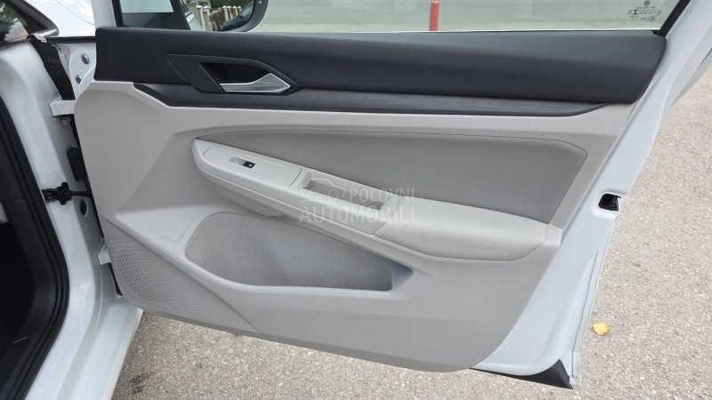 Volkswagen Golf 8 2.0 TDI HIGH-LINE