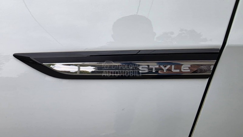 Volkswagen Golf 8 2.0 TDI HIGH-LINE